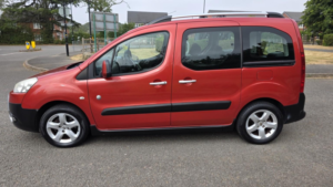 2012 Peugeot Partner Tepee 1.6 Hdi 8v Tepee Outdoor in Red — image 4