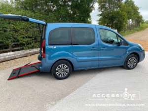 2019 Peugeot Partner Tepee 1.6 Bluehdi 100 Active in Blue — image 6