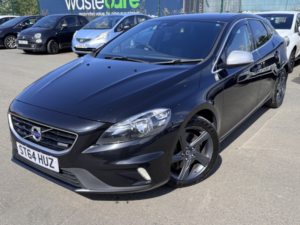 2014 Volvo V40 2.0 R-Design D4 (190hp) in Black — image 3