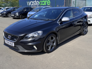 2014 Volvo V40 2.0 R-Design D4 (190hp) in Black — image 6