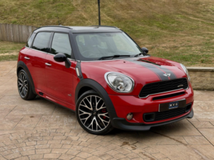 2014 MINI Countryman 1.6 John Cooper Works Countryman in Red — image 3