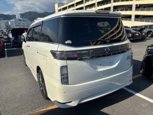 2015 Nissan Elgrand 2.5 Highway Star Premium Urban Chrome 5dr 7 Seats in White — image 3