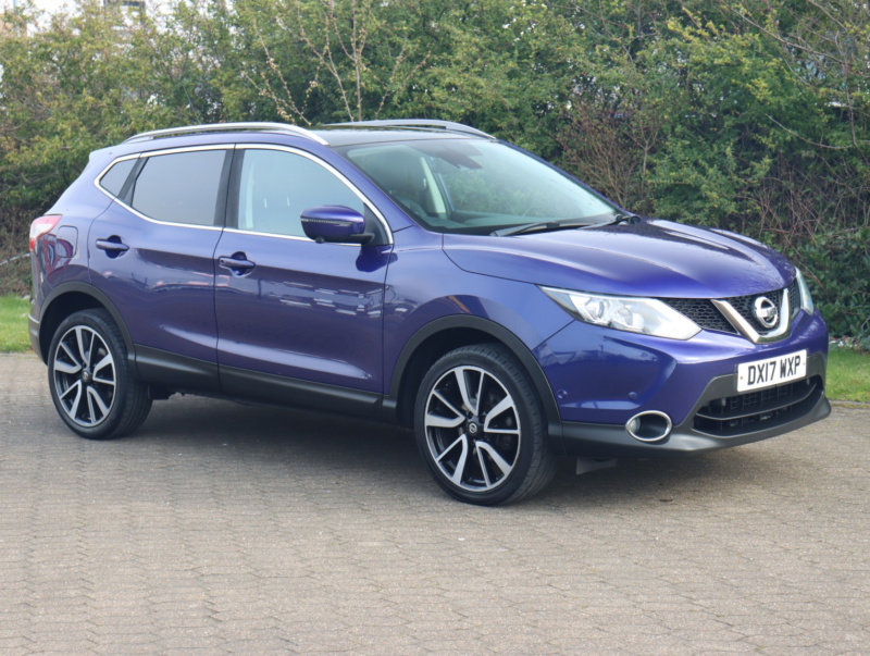 2017 Nissan Qashqai 1.5 Dci Tekna in Blue — image 1
