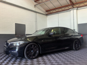 2017 BMW 5 Series 2.0 520d M Sport Saloon 4dr Diesel Auto Euro 6 (s/s) (190 Ps) in Black — image 4