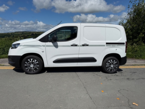 2022 Toyota Proace L1 Active in White — image 6