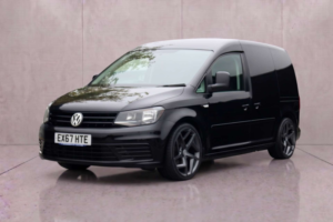 2017 Volkswagen Caddy 2.0 Caddy C20 Vogue Line Tdi in Black — image 3