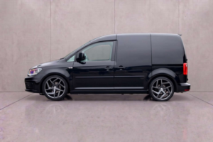 2017 Volkswagen Caddy 2.0 Caddy C20 Vogue Line Tdi in Black — image 4