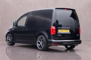 2017 Volkswagen Caddy 2.0 Caddy C20 Vogue Line Tdi in Black — image 5