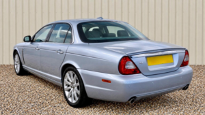 2009 Jaguar Xj 2.7 Tdvi Executive 4dr in Silver — image 3