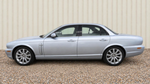 2009 Jaguar Xj 2.7 Tdvi Executive 4dr in Silver — image 4