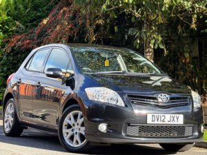 2012 Toyota Auris 1.6 V-Matic Colour Collection Hatchback 5dr Petrol Manual Euro 5 (132 Ps) in Black — image 4