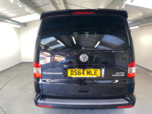2014 Volkswagen Transporter 2.0 Tdi T30 Highline Kombi 4dr Diesel Manual L1 H1 (198 G/km, 138.08 Bhp) in Black — image 5