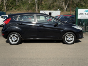 2013 Ford Fiesta 1.25 Zetec Hatchback 5dr Petrol Manual Euro 5 (82 Ps) in Multicolour — image 5