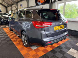 2017 Kia Ceed 1.6 Crdi Gt-Line Sportswagon 5dr Diesel Manual Euro 6 (s/s) (134 Bhp) in Silver — image 4