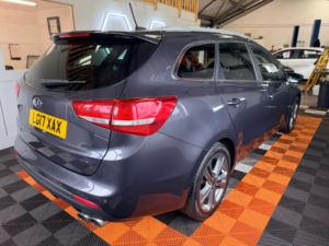 2017 Kia Ceed 1.6 Crdi Gt-Line Sportswagon 5dr Diesel Manual Euro 6 (s/s) (134 Bhp) in Silver — image 5