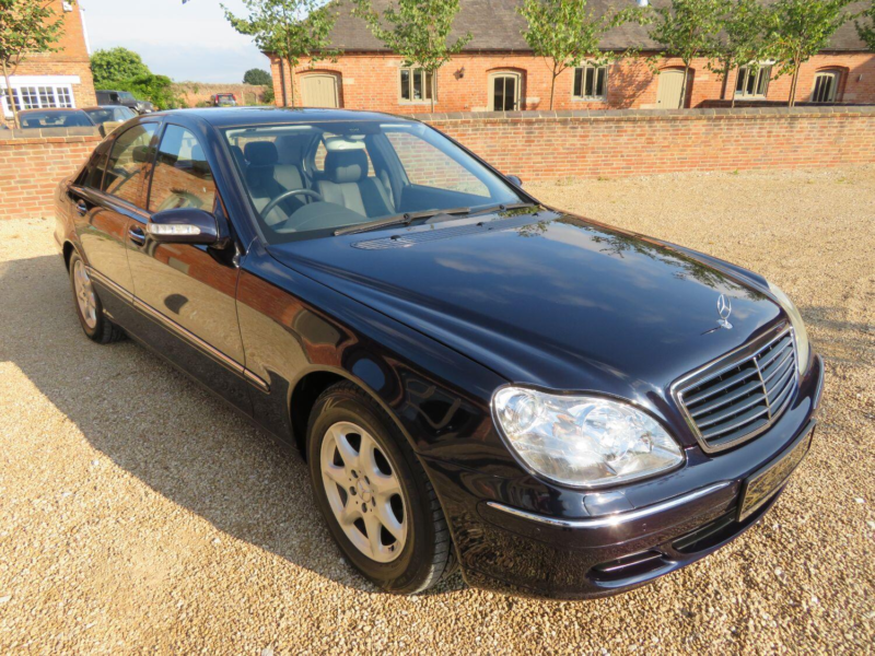 2004 Mercedes-Benz S Class S350 V6 W221 in Blue — image 1