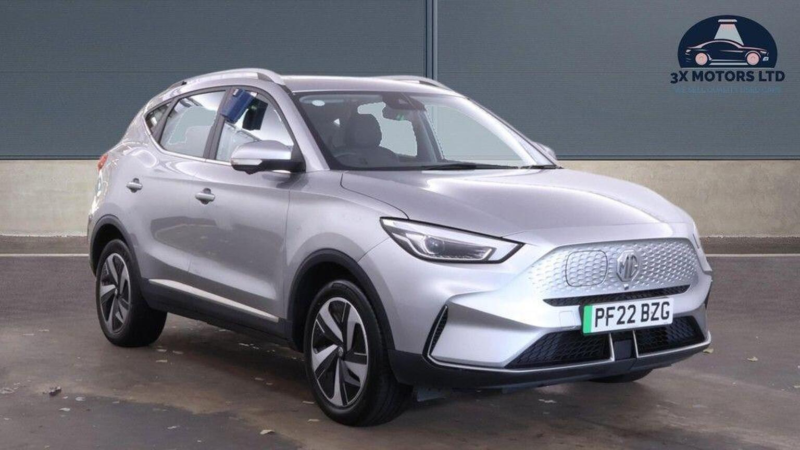 2022 MG MG Zs 51.1kwh Trophy Connect Auto 5dr in Silver — image 1