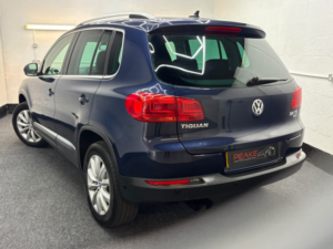 2014 Volkswagen Tiguan 2.0 Tdi 4motion Bluemotion Tech Match in Blue — image 2