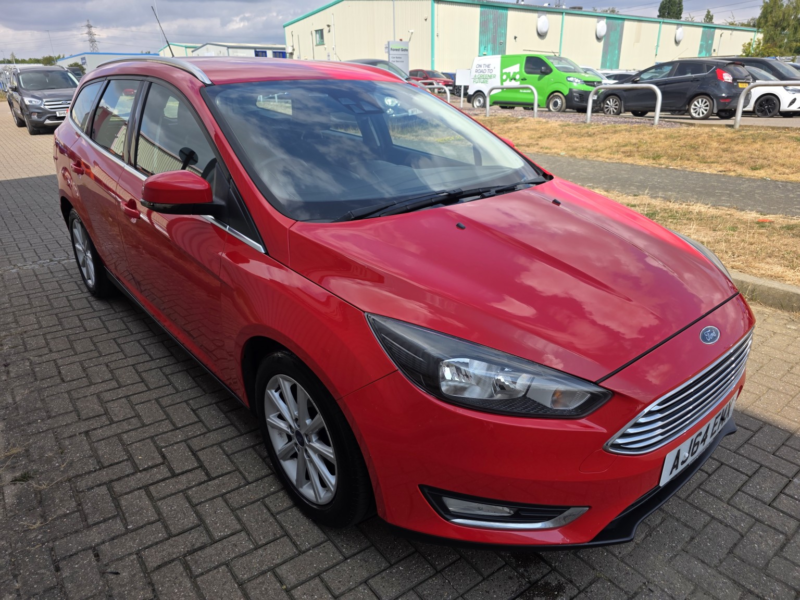 2015 Ford Focus 1.0 T Ecoboost Titanium Estate in Red — image 1