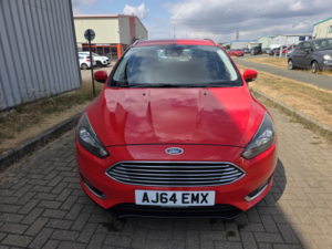 2015 Ford Focus 1.0 T Ecoboost Titanium Estate in Red — image 4