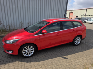 2015 Ford Focus 1.0 T Ecoboost Titanium Estate in Red — image 6