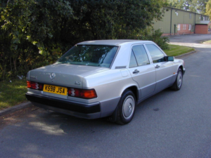 1992 Mercedes-Benz 190 Ref 8708 - Mercedes Benz 190 2.0e Automatic (rhd - Uk Car) in Silver — image 3