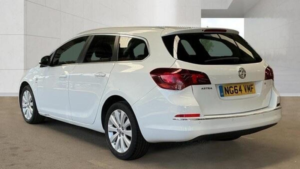 2015 Vauxhall Astra 1.6 16v Elite Sports Tourer Auto Euro 5 5dr in White — image 3