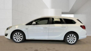 2015 Vauxhall Astra 1.6 16v Elite Sports Tourer Auto Euro 5 5dr in White — image 6