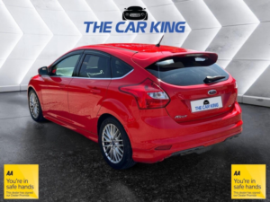 2014 Ford Focus 1.0t Ecoboost Zetec S Euro 5 (s/s) 5dr in Red — image 4
