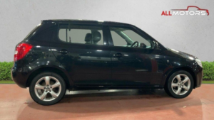 2009 Skoda Fabia 1.4 16v 2 5dr in Black — image 5