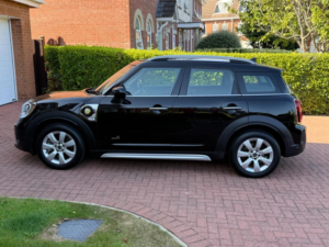 2021 MINI Countryman 1.5 10kwh Cooper Se Classic Auto All4 Euro 6 (s/s) 5dr in Black — image 4
