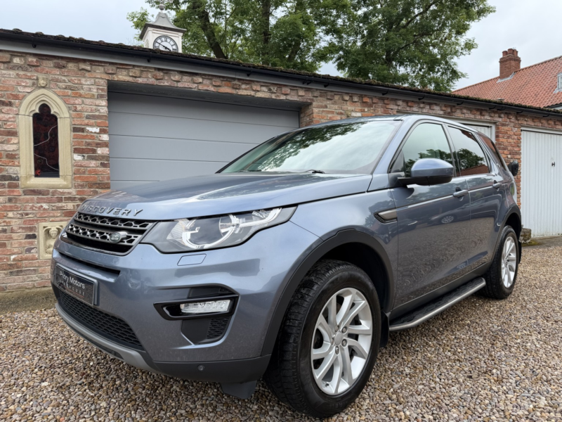 2018 Land Rover Discovery Sport 2.0 Si4 Se Tech in Blue — image 1