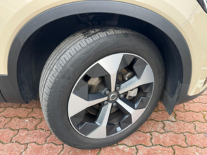 2025 Volvo Xc40 2.0 B3 Mhev Plus Dct Auto Euro 6 (s/s) 5dr in Brown — image 2