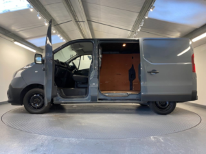 2021 Renault Trafic 2.0 Dci Energy 28 Business+ Panel Van 5dr Diesel Manual Swb Standard Roof Euro 6 (s/s) (120 Ps) in Grey — image 3