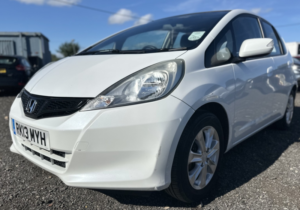 2013 Honda Jazz 1.4 I-Vtec Es in White — image 3
