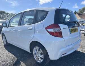 2013 Honda Jazz 1.4 I-Vtec Es in White — image 5