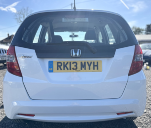 2013 Honda Jazz 1.4 I-Vtec Es in White — image 6