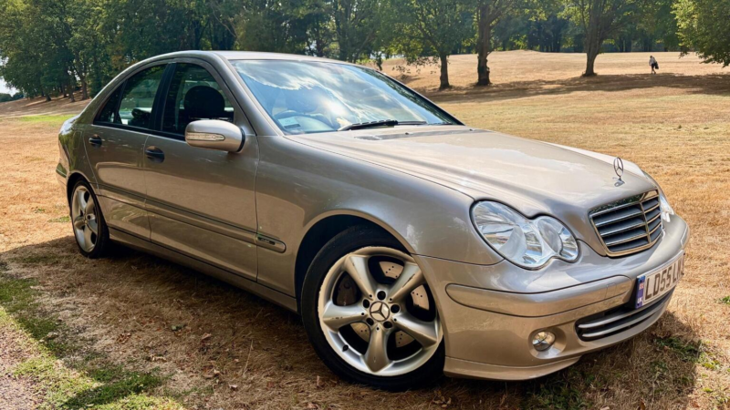 2005 Mercedes-Benz C Class 1.8 C180 Kompressor Classic Se 4dr in Silver — image 1