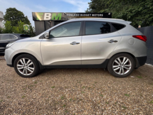 2011 Hyundai Ix35 2.0 Crdi Premium 4WD Euro 5 5dr in Silver — image 2
