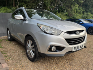 2011 Hyundai Ix35 2.0 Crdi Premium 4WD Euro 5 5dr in Silver — image 4