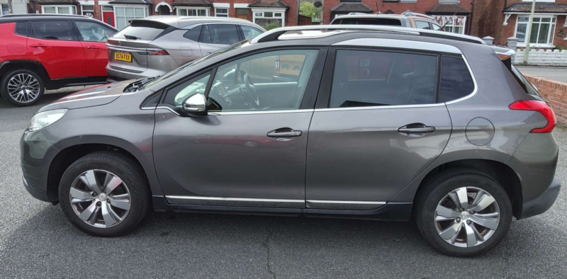 2014 Peugeot 2008 1.2 E-Vti Puretech Allure in Grey — image 1