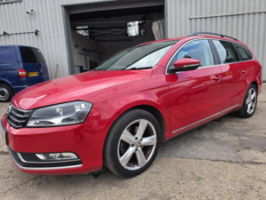 2011 Volkswagen Passat 1.8 Tsi Se DSG Euro 5 5dr in Red — image 3