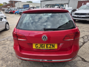 2011 Volkswagen Passat 1.8 Tsi Se DSG Euro 5 5dr in Red — image 6