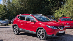 2014 Nissan Qashqai 1.5 Dci Tekna in Red — image 2