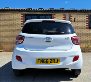 2016 Hyundai I10 1.0 I10 Go! 1.0 in White — image 3