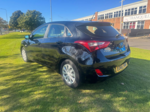 2016 Hyundai I30 1.4 Blue Drive S Hatchback 5dr Petrol Manual Euro 6 (s/s) (100 Ps) in Black — image 3