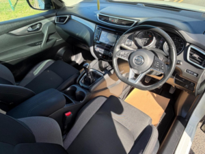 2018 Nissan Qashqai 1.2 Dig-T N-Connecta Euro 6 (s/s) 5dr in White — image 2