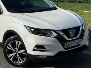 2018 Nissan Qashqai 1.2 Dig-T N-Connecta Euro 6 (s/s) 5dr in White — image 3