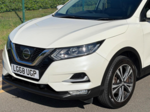 2018 Nissan Qashqai 1.2 Dig-T N-Connecta Euro 6 (s/s) 5dr in White — image 5