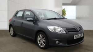 2012 Toyota Auris 1.6 V-Matic Colour Collection Euro 5 5dr in Grey — image 2